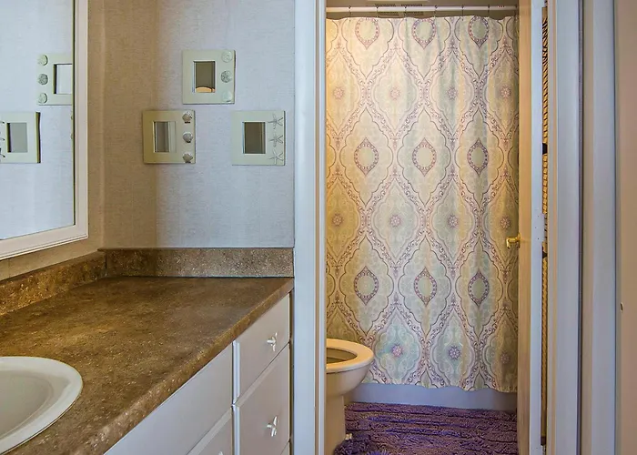 Apartment Fountainhead Towers
